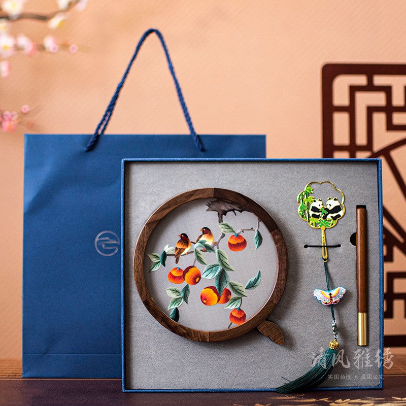 Suzhou embroidery gift three-piece box to foreigners hand-embroidered panda trinkets gift box bookmark business souvenirs