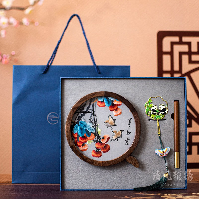 Suzhou embroidery gift three-piece box to foreigners hand-embroidered panda trinkets gift box bookmark business souvenirs