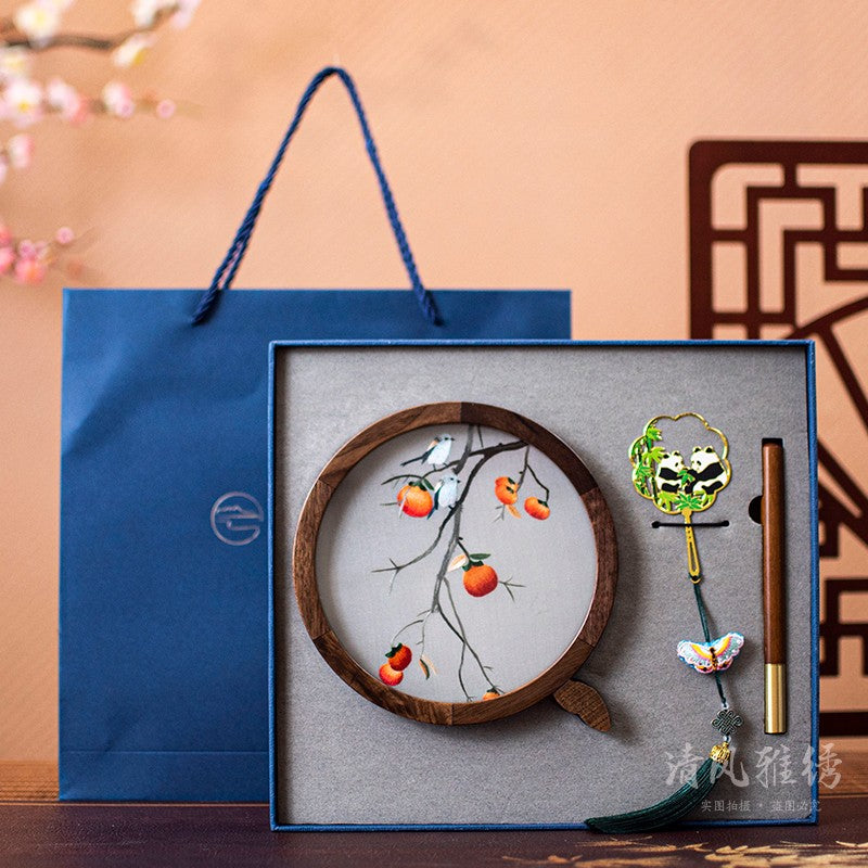 Suzhou embroidery gift three-piece box to foreigners hand-embroidered panda trinkets gift box bookmark business souvenirs