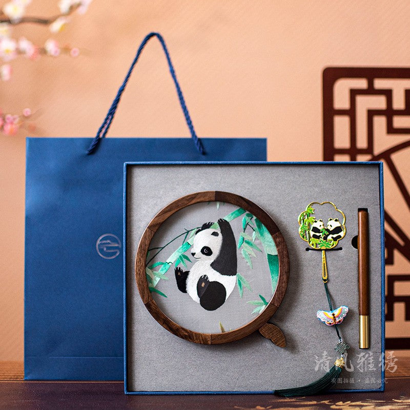 Suzhou embroidery gift three-piece box to foreigners hand-embroidered panda trinkets gift box bookmark business souvenirs