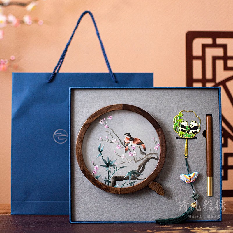 Suzhou embroidery gift three-piece box to foreigners hand-embroidered panda trinkets gift box bookmark business souvenirs