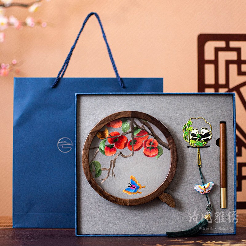 Suzhou embroidery gift three-piece box to foreigners hand-embroidered panda trinkets gift box bookmark business souvenirs