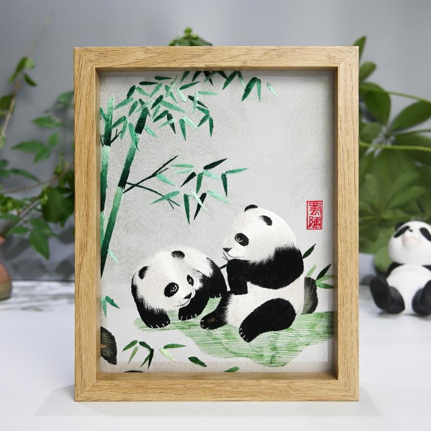 Shu embroidery double-sided embroidery panda ornaments, Chinese style characteristic intangible cultural heritage gifts, to foreigners Chengdu souvenirs