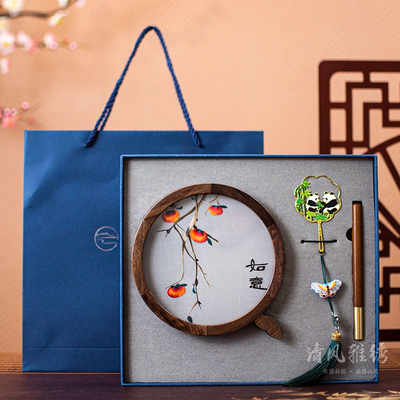 Suzhou embroidery gift three-piece box to foreigners hand-embroidered panda trinkets gift box bookmark business souvenirs