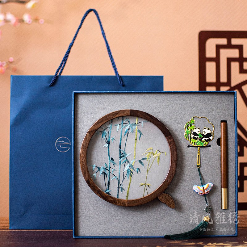 Suzhou embroidery gift three-piece box to foreigners hand-embroidered panda trinkets gift box bookmark business souvenirs