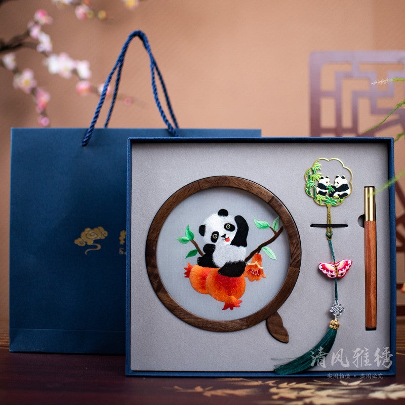 Suzhou embroidery gift three-piece box to foreigners hand-embroidered panda trinkets gift box bookmark business souvenirs