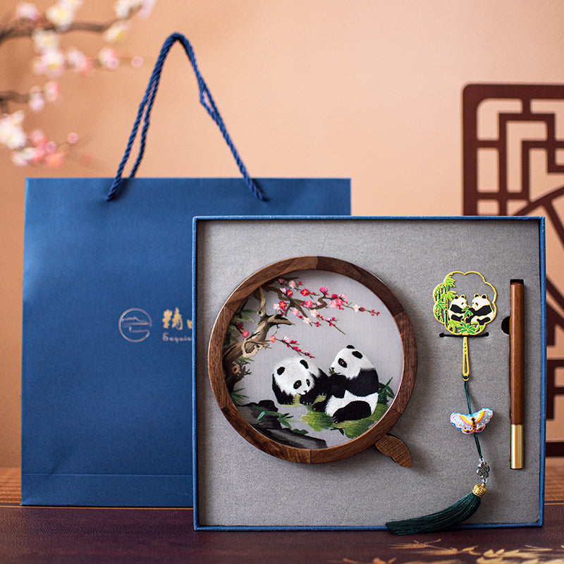 Suzhou embroidery gift three-piece box to foreigners hand-embroidered panda trinkets gift box bookmark business souvenirs