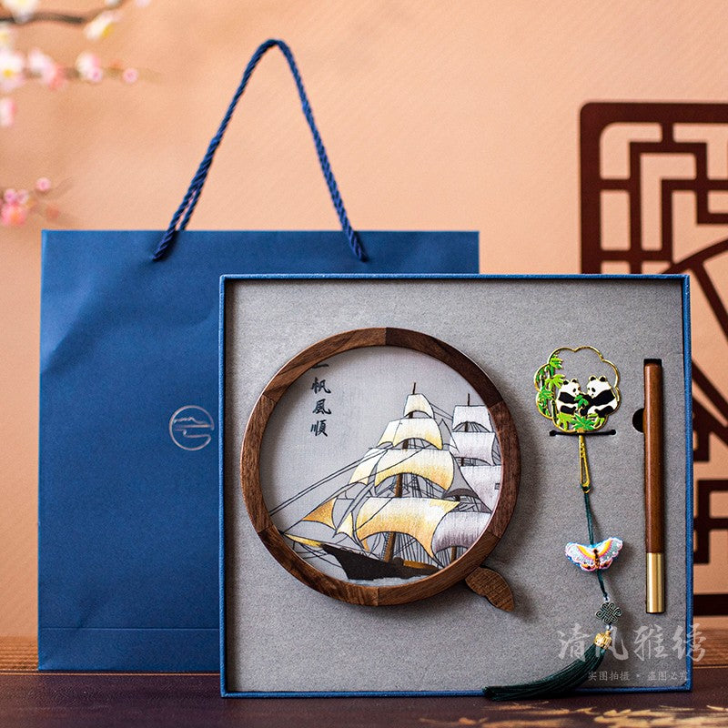 Suzhou embroidery gift three-piece box to foreigners hand-embroidered panda trinkets gift box bookmark business souvenirs
