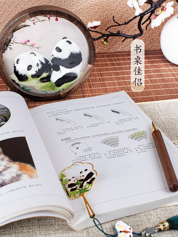 Suzhou embroidery gift three-piece box to foreigners hand-embroidered panda trinkets gift box bookmark business souvenirs