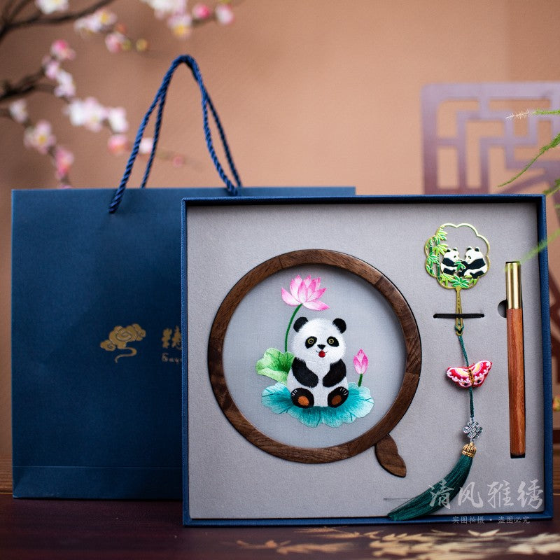 Suzhou embroidery gift three-piece box to foreigners hand-embroidered panda trinkets gift box bookmark business souvenirs