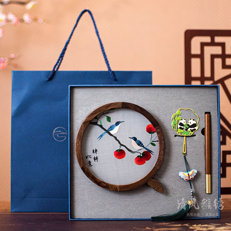 Suzhou embroidery gift three-piece box to foreigners hand-embroidered panda trinkets gift box bookmark business souvenirs