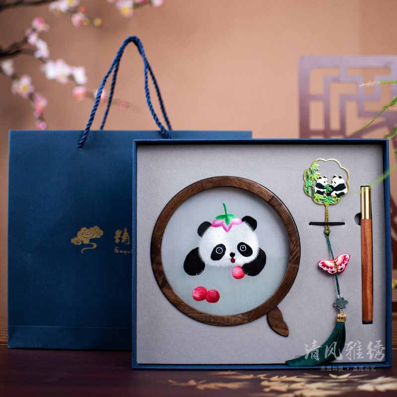 Suzhou embroidery gift three-piece box to foreigners hand-embroidered panda trinkets gift box bookmark business souvenirs
