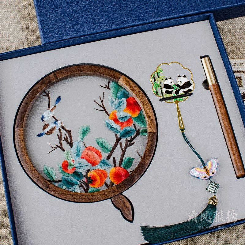 Suzhou embroidery gift three-piece box to foreigners hand-embroidered panda trinkets gift box bookmark business souvenirs