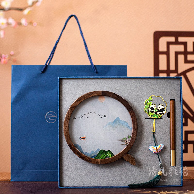 Suzhou embroidery gift three-piece box to foreigners hand-embroidered panda trinkets gift box bookmark business souvenirs