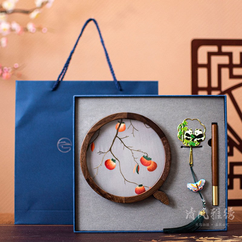 Suzhou embroidery gift three-piece box to foreigners hand-embroidered panda trinkets gift box bookmark business souvenirs