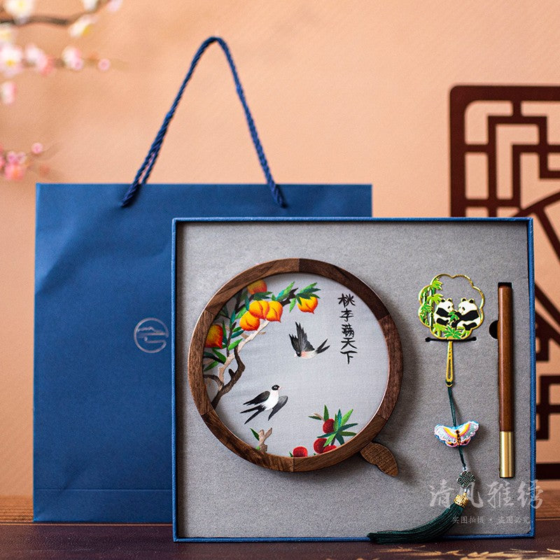 Suzhou embroidery gift three-piece box to foreigners hand-embroidered panda trinkets gift box bookmark business souvenirs
