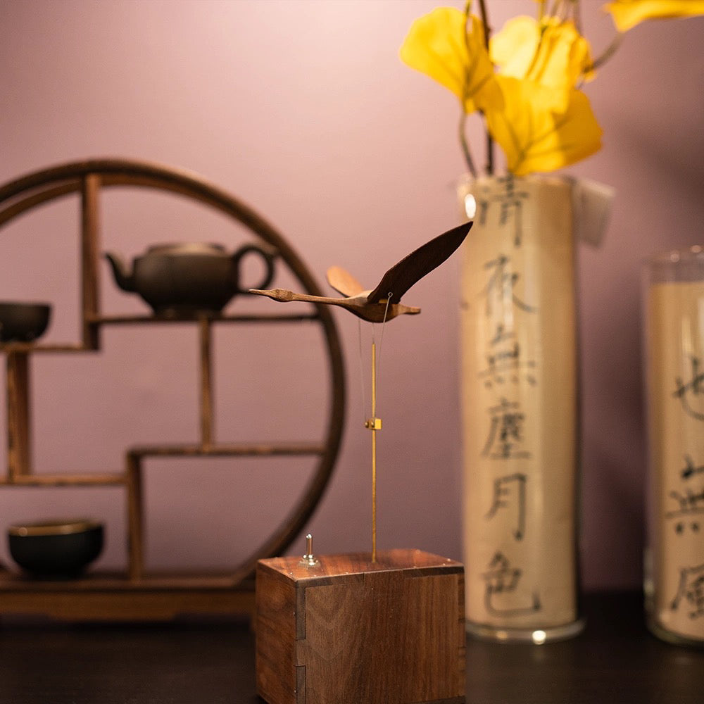 Creative black walnut solid wood swan ornaments, modern tea room table decorations, housewarming new home entrance gifts