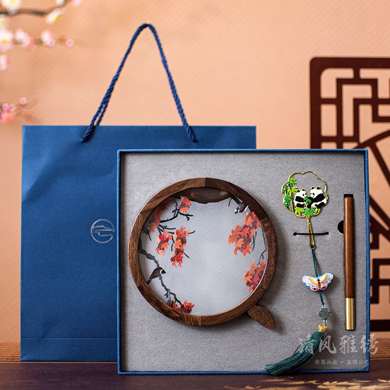 Suzhou embroidery gift three-piece box to foreigners hand-embroidered panda trinkets gift box bookmark business souvenirs