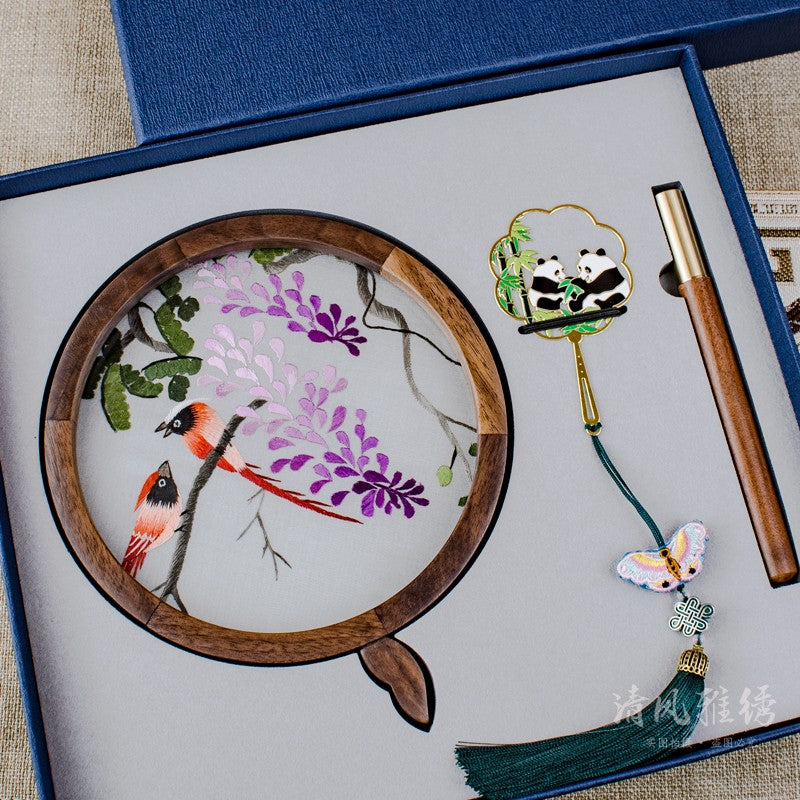 Suzhou embroidery gift three-piece box to foreigners hand-embroidered panda trinkets gift box bookmark business souvenirs