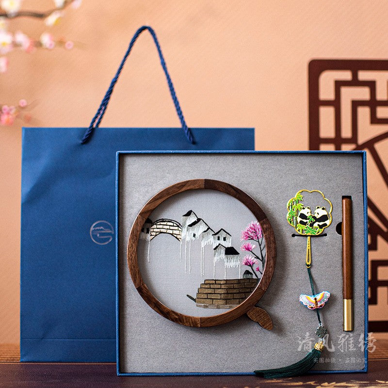 Suzhou embroidery gift three-piece box to foreigners hand-embroidered panda trinkets gift box bookmark business souvenirs