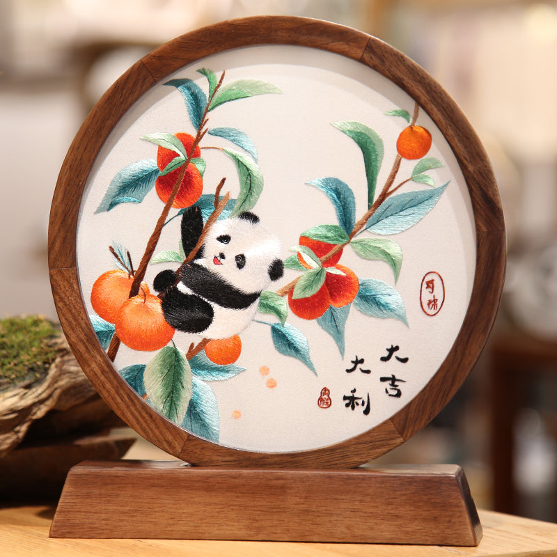 Shu embroidery hand-embroidered panda double-sided embroidery ornament screen Chengdu special gifts to foreigners meeting souvenirs