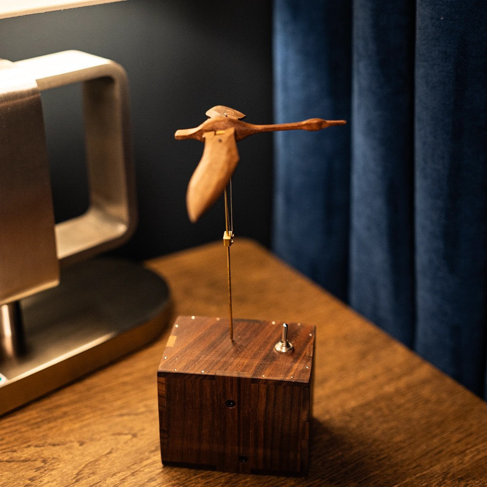 Creative black walnut solid wood swan ornaments, modern tea room table decorations, housewarming new home entrance gifts